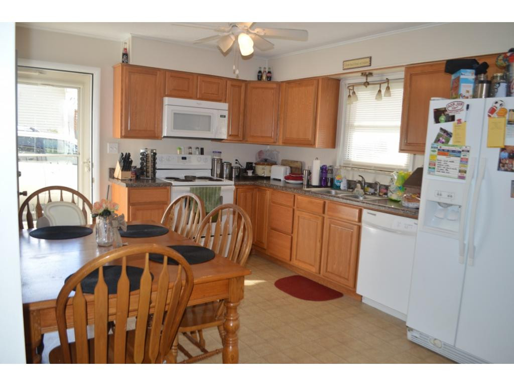 804 Wykle Road Greeneville, TN 37743 - Photo 4 of 11 Beautiful cabinetry
