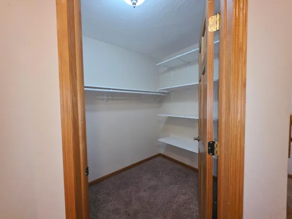 $147,500 | 704 Carver Street North, Winthrop, MN 55396