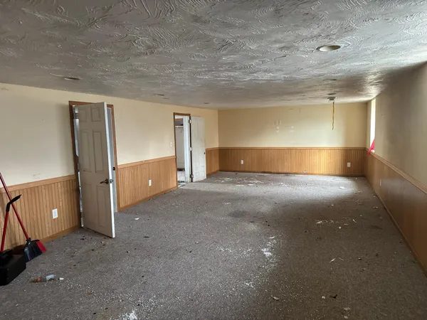 $147,500 | 704 Carver Street North, Winthrop, MN 55396