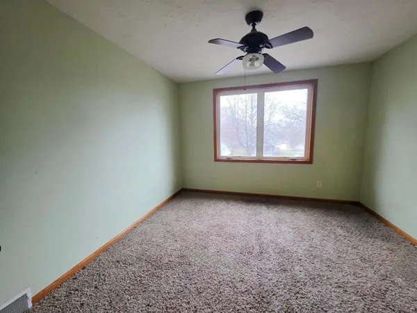 $147,500 | 704 Carver Street North, Winthrop, MN 55396