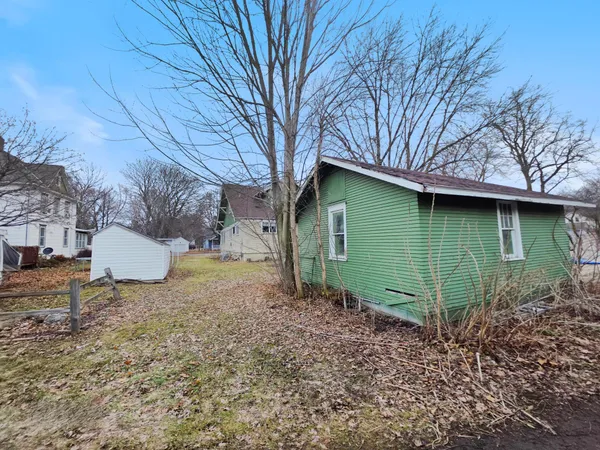 $147,500 | 704 Carver Street North, Winthrop, MN 55396