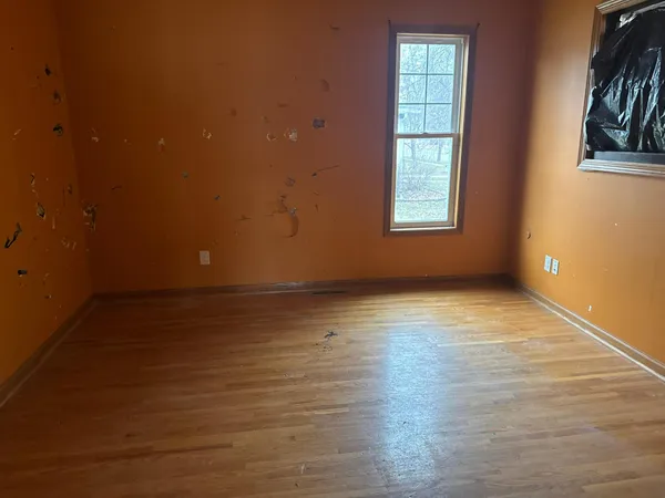 $147,500 | 704 Carver Street North, Winthrop, MN 55396