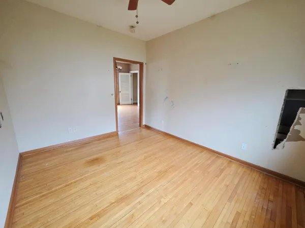 $147,500 | 704 Carver Street North, Winthrop, MN 55396