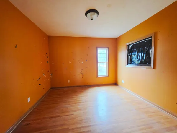 $147,500 | 704 Carver Street North, Winthrop, MN 55396