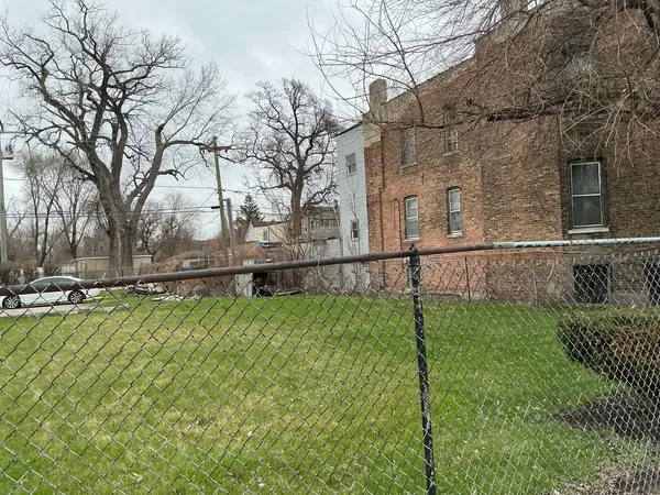 $10,000 | 948 West Marquette Road, Chicago, IL 60621