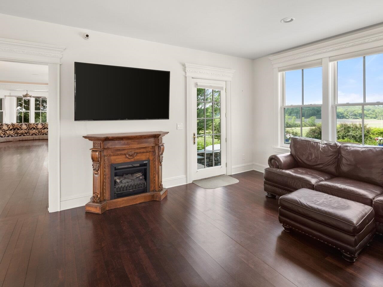 139 Monarch Road Shelburne, VT 05482 - Photo 3 of 40