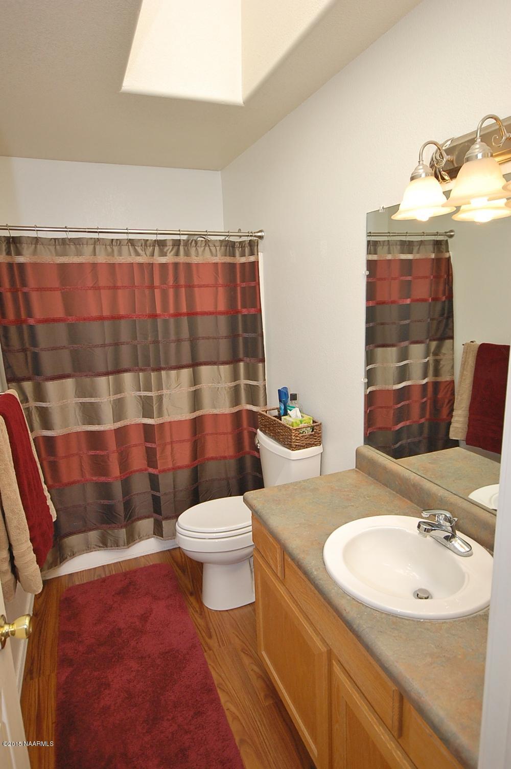 7715 Silver Saddle Road Flagstaff, AZ 86004 - Photo 17 of 23 bath.JPG