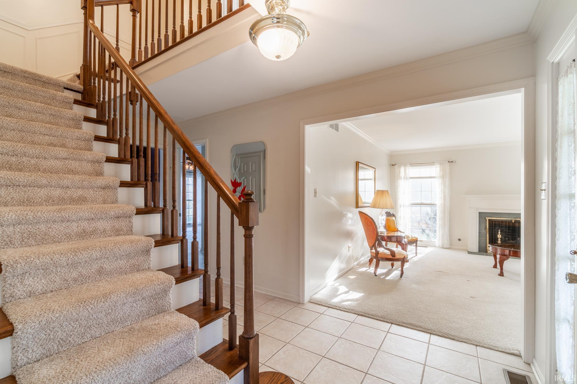 720 Snowfall Court Fort Wayne, IN 46819 - Photo 4 of 36