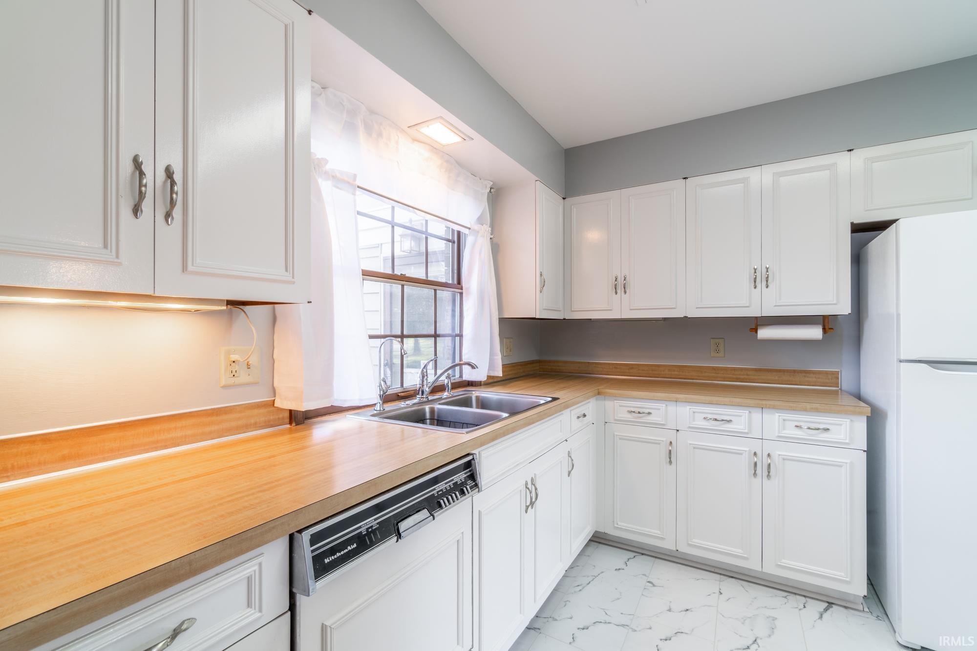 720 Snowfall Court Fort Wayne, IN 46819 - Photo 10 of 36