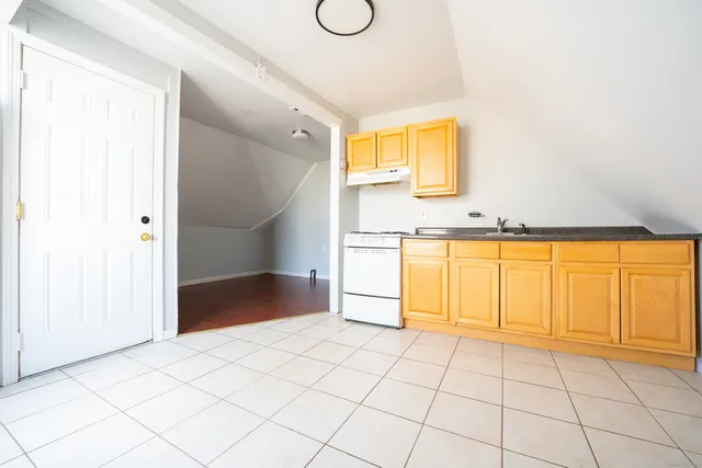 $1,700 | 540 Laurel Avenue, Bridgeport, CT 06605