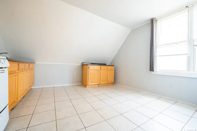 $1,700 | 540 Laurel Avenue, Bridgeport, CT 06605