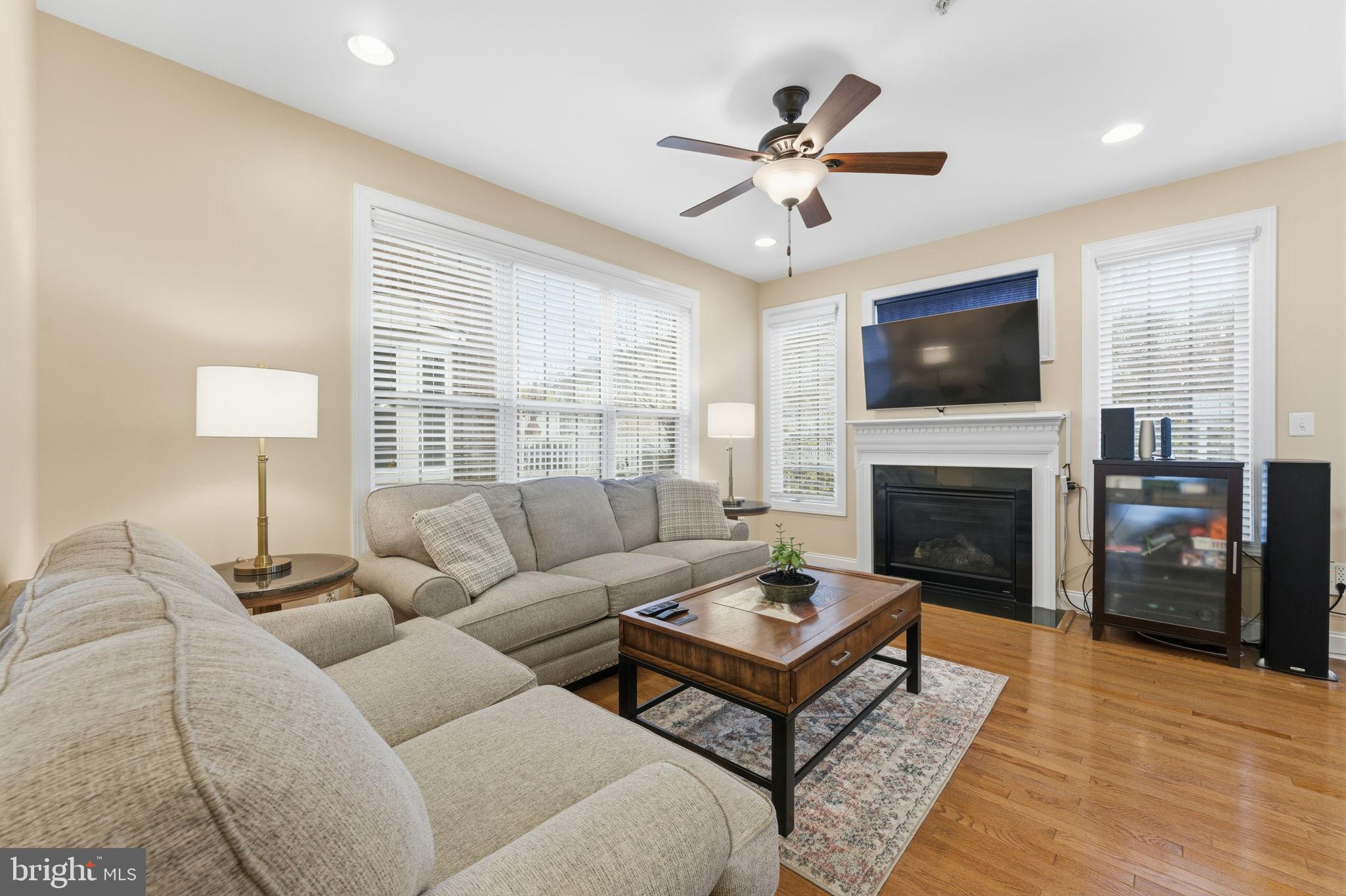 7611 Elmcrest Road Hanover, MD 21076 - Photo 10 of 64 Cozy living space with natural light.