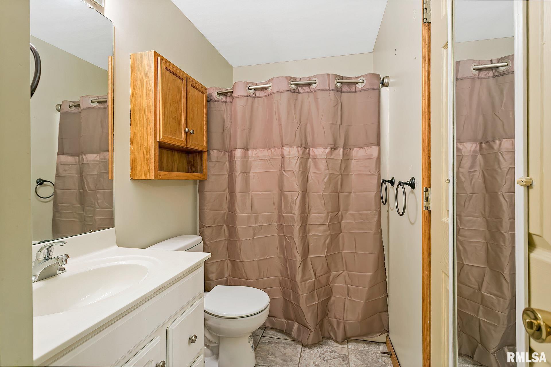 6126 Appomattox Road Davenport, IA 52806 - Photo 14 of 26 Gallery Image 14