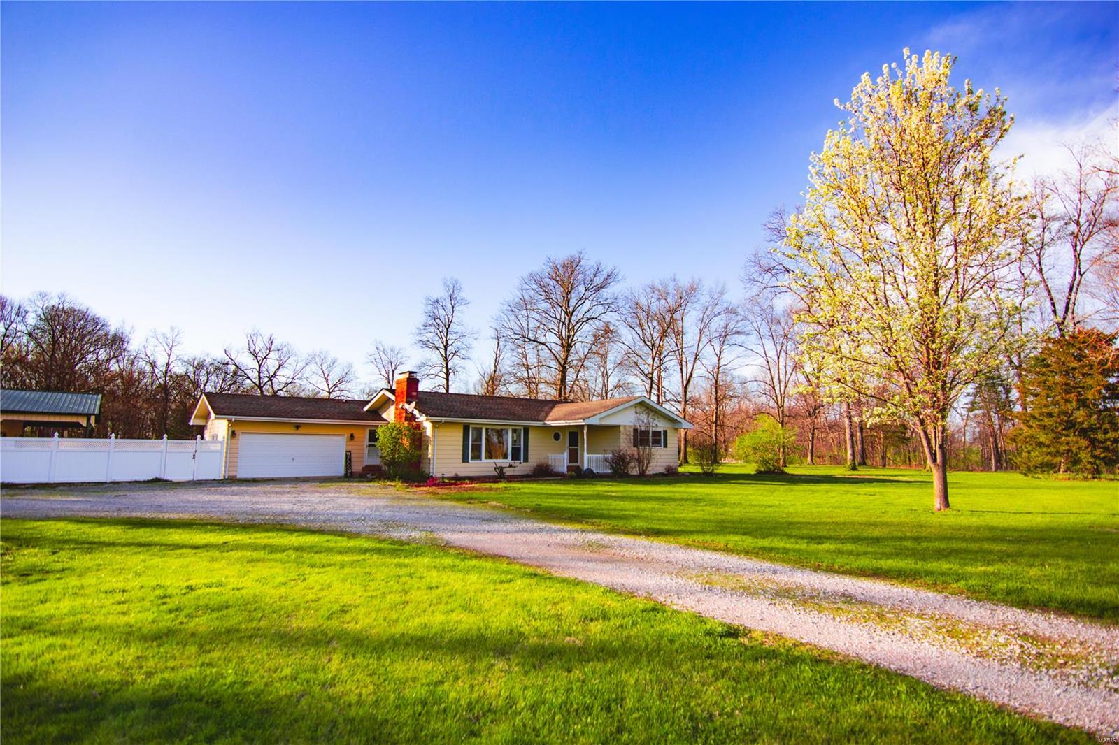 7763 Green Hedge Road Edwardsville, IL 62025 - Photo 1 of 35