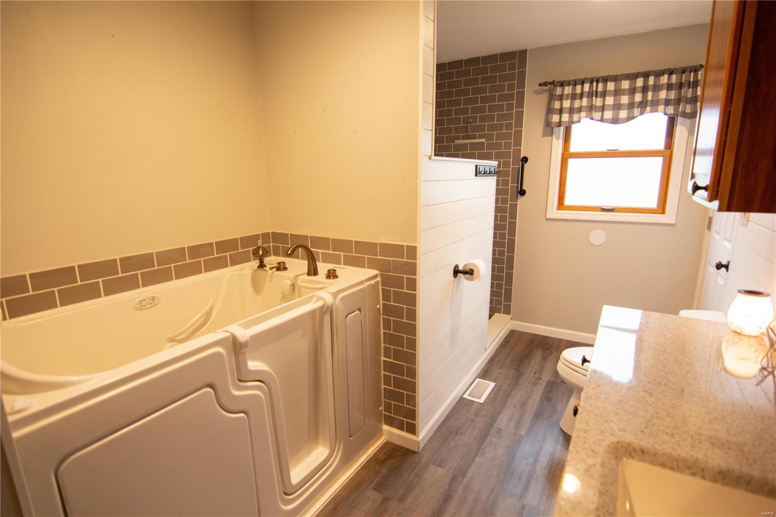 7763 Green Hedge Road Edwardsville, IL 62025 - Photo 16 of 35