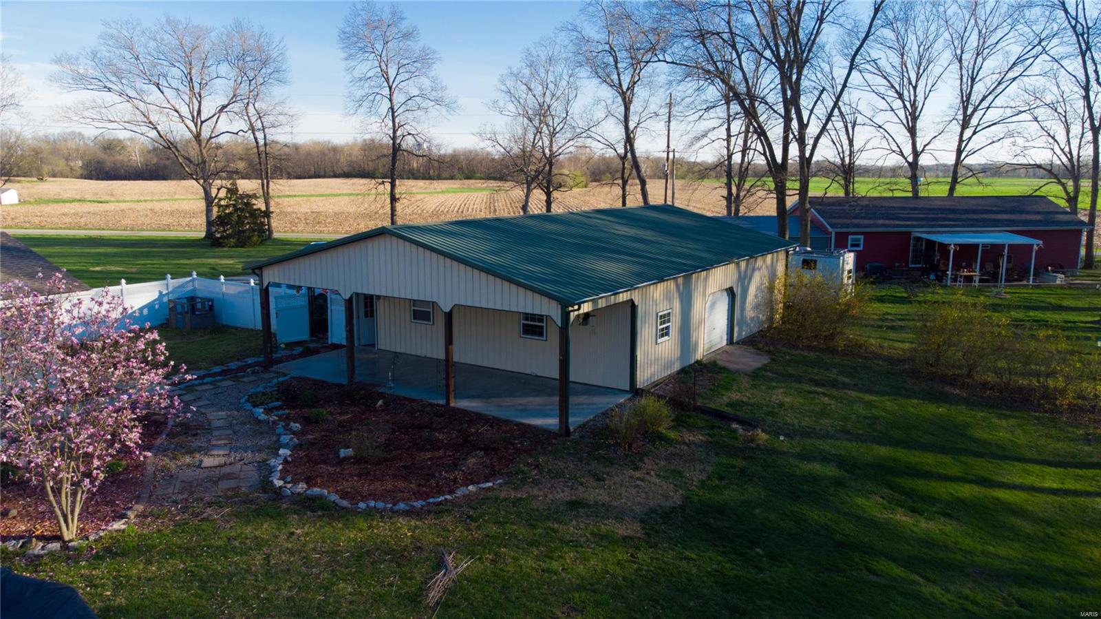 7763 Green Hedge Road Edwardsville, IL 62025 - Photo 2 of 35