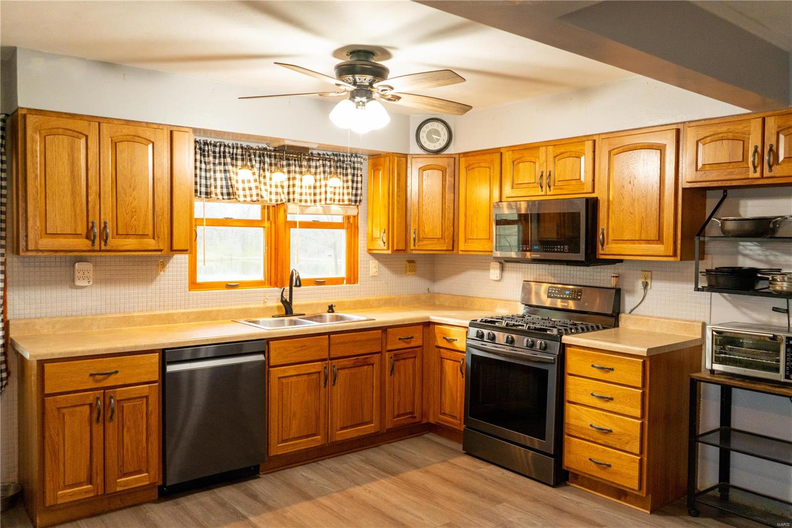 7763 Green Hedge Road Edwardsville, IL 62025 - Photo 8 of 35