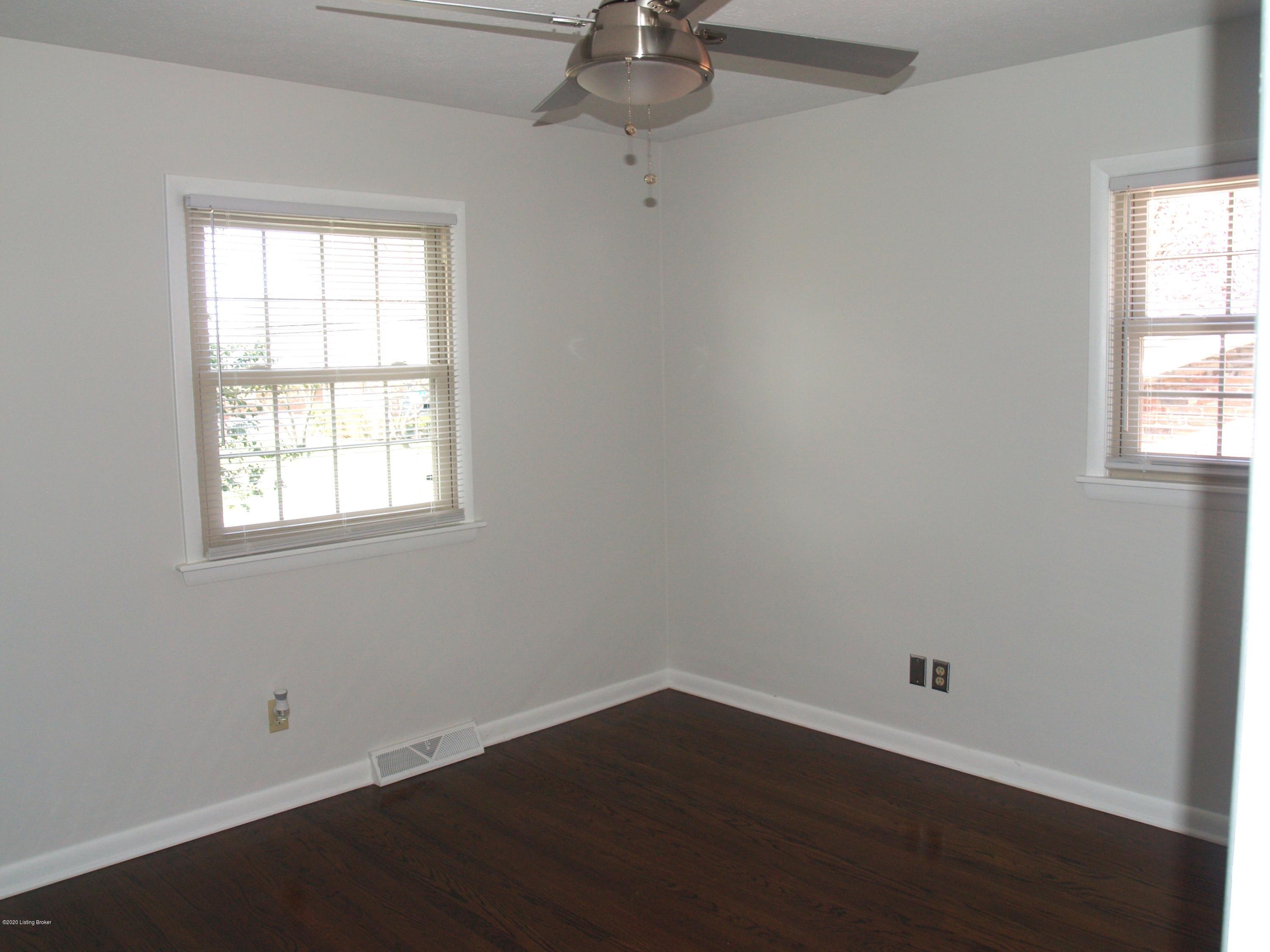 4013 Wimpole Road Louisville, KY 40218 - Photo 21 of 36 P1010682