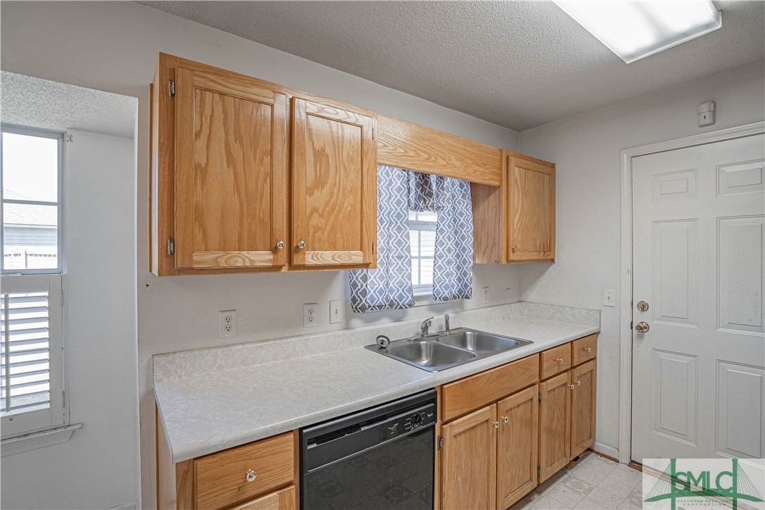 122 Blue Gill Lane Pooler, GA 31322 - Photo 8 of 36