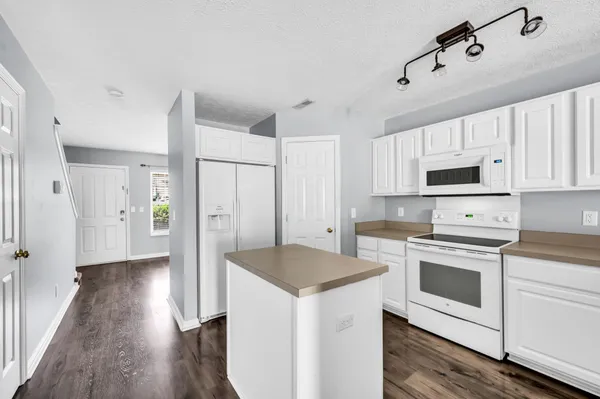 $298,000 | 121 Shadow Glen Drive, Nashville, TN 37211
