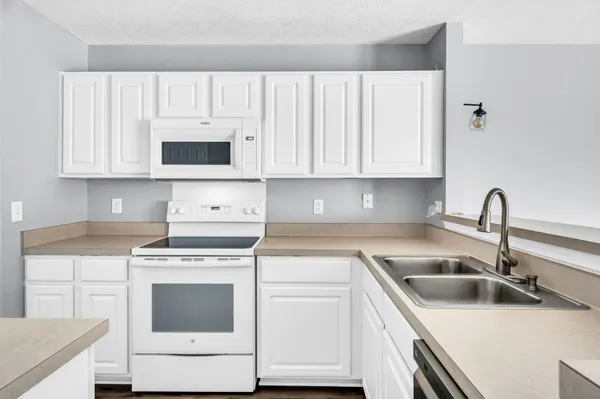 $298,000 | 121 Shadow Glen Drive, Nashville, TN 37211