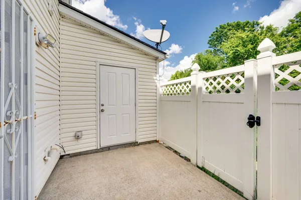 $298,000 | 121 Shadow Glen Drive, Nashville, TN 37211