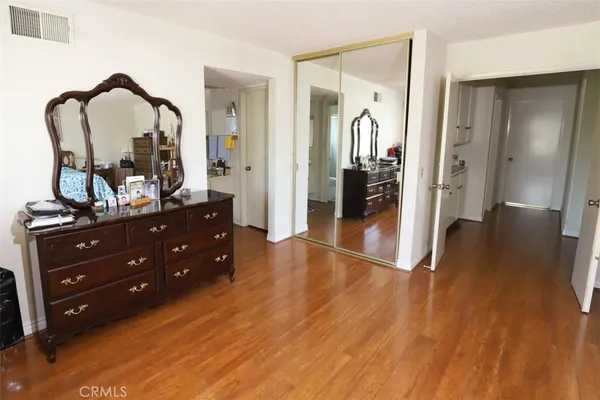 a view of entryway and workspace