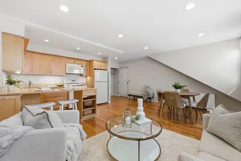 $670,000 | 21 Bowdoin Street, Unit 5C, Boston, MA 02114