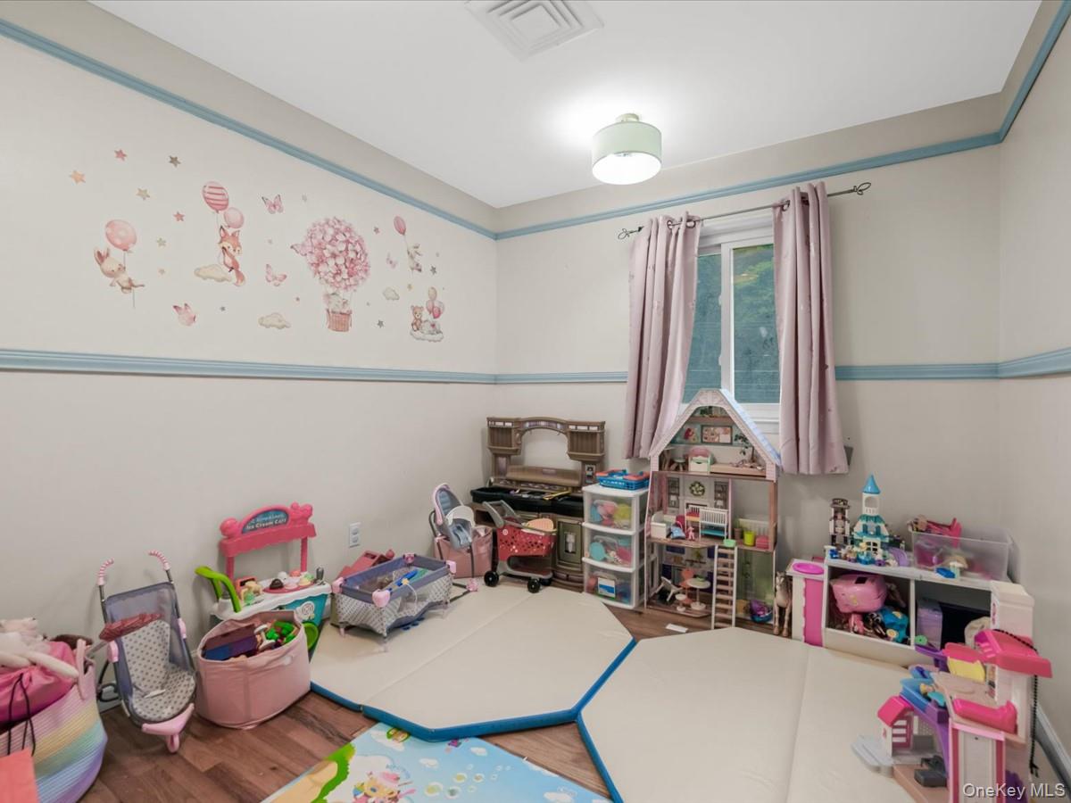 234 Town Line Road Commack, NY 11725 - Photo 19 of 30 Gallery Image 19