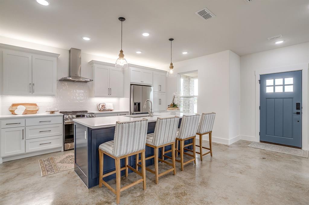 300 Red Bird Ridge Granbury, TX 76049 - Photo 9 of 27