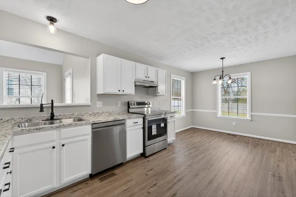 $415,000 | 2212 Spartan Court, Murfreesboro, TN 37128