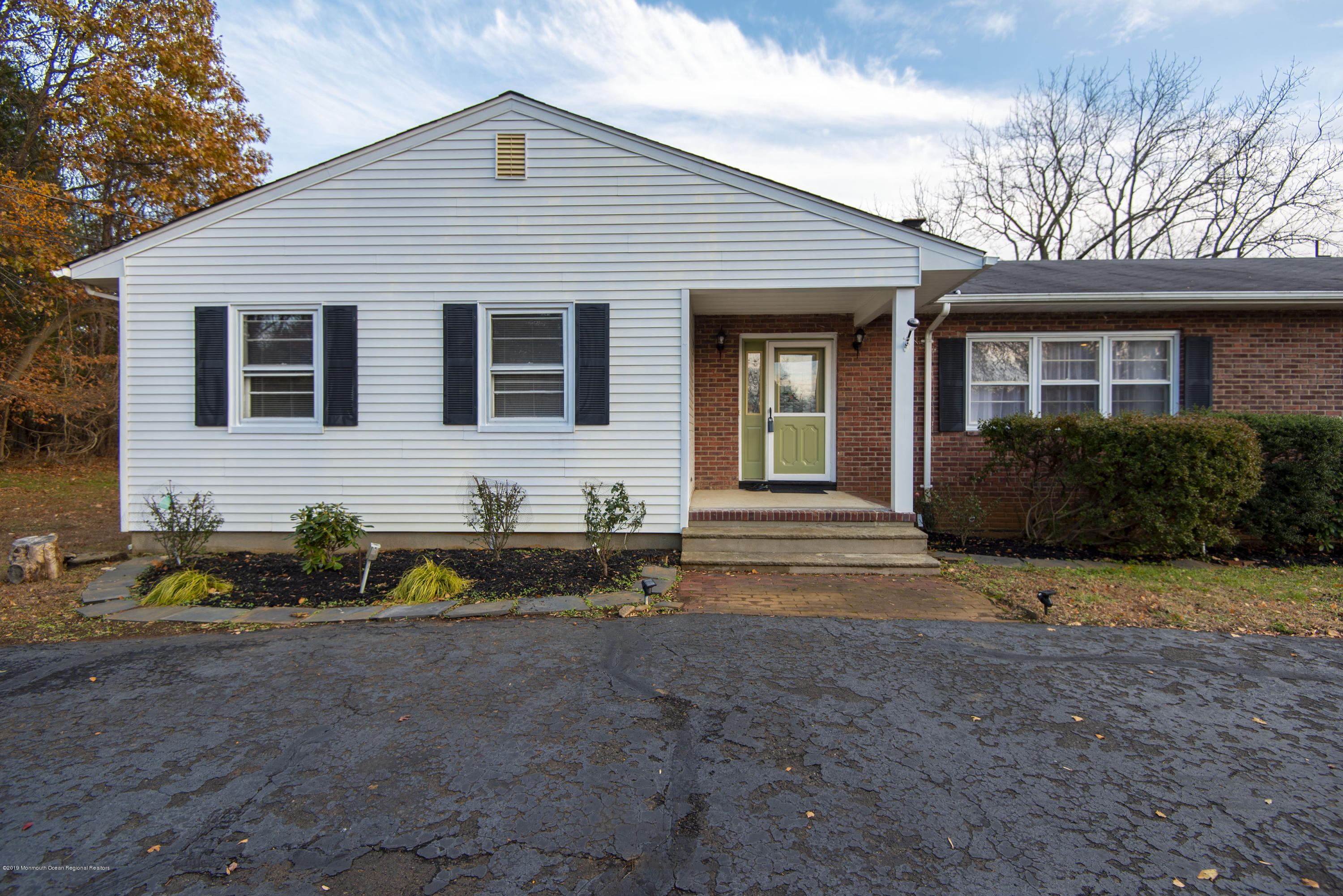 14 Cardinal Road Holmdel, NJ 07733 - Photo 6 of 32 Front_5