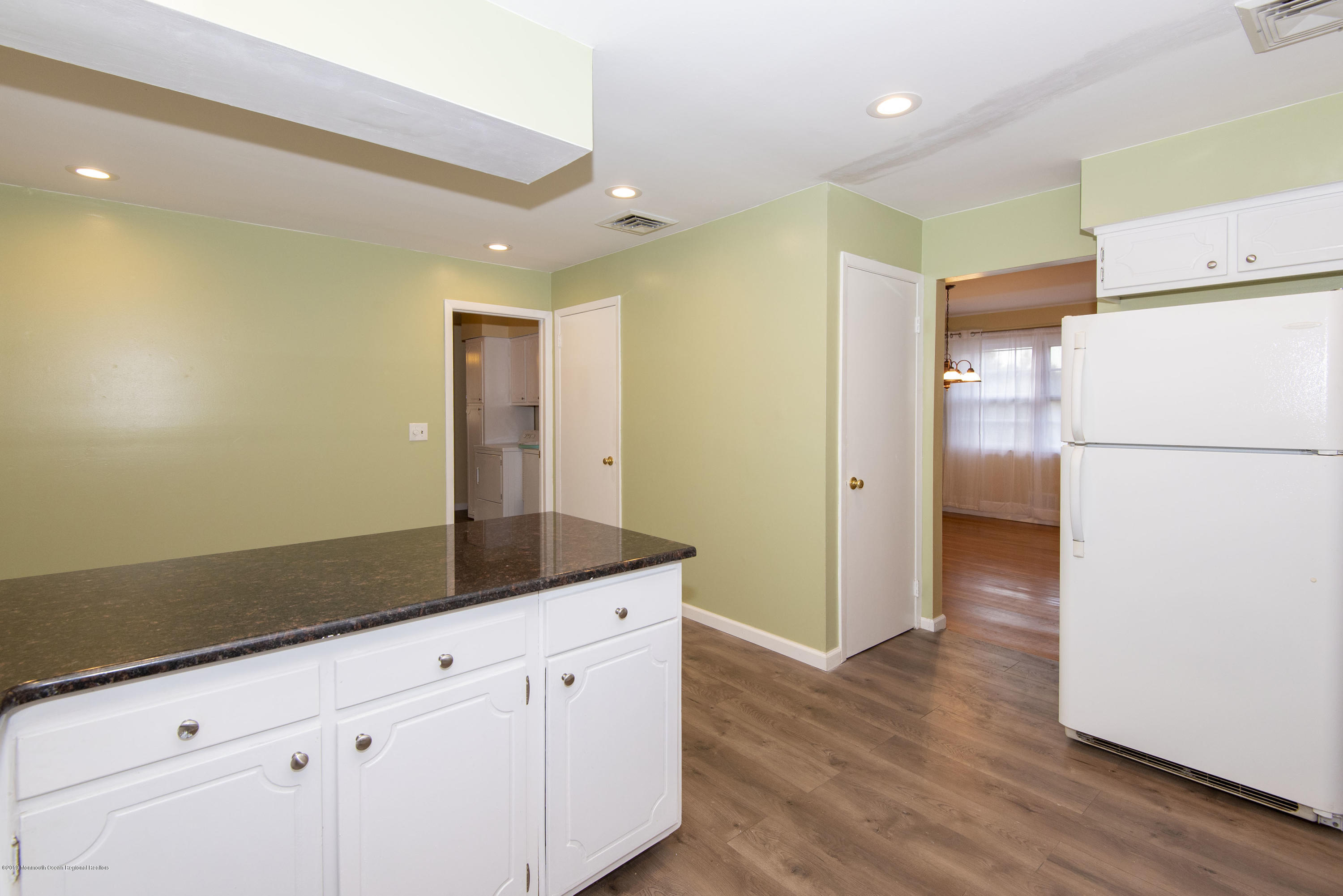 14 Cardinal Road Holmdel, NJ 07733 - Photo 8 of 32 Kitchen_2