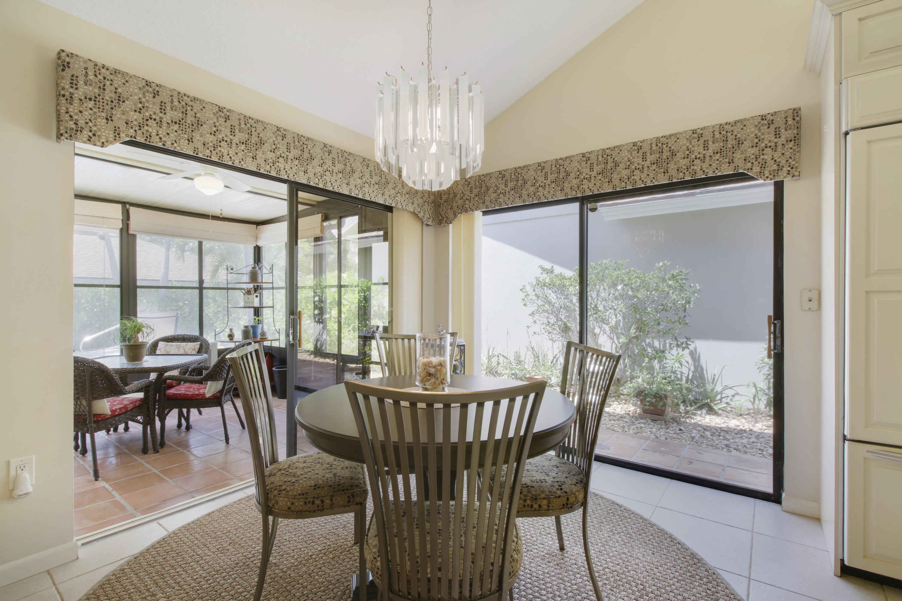 104 Harbourside Circle Jupiter, FL 33477 - Photo 11 of 41 dining