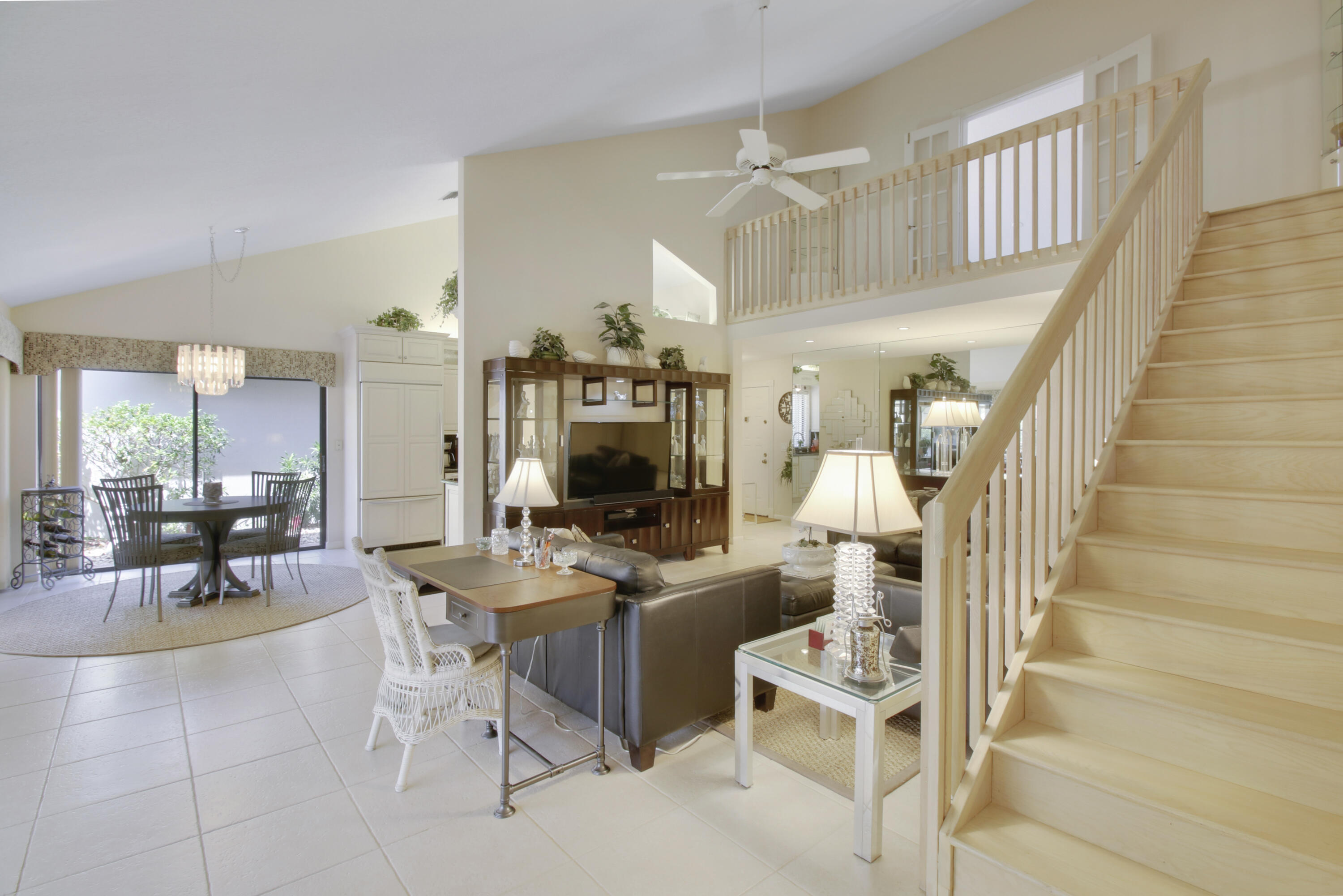 104 Harbourside Circle Jupiter, FL 33477 - Photo 14 of 41 Main living