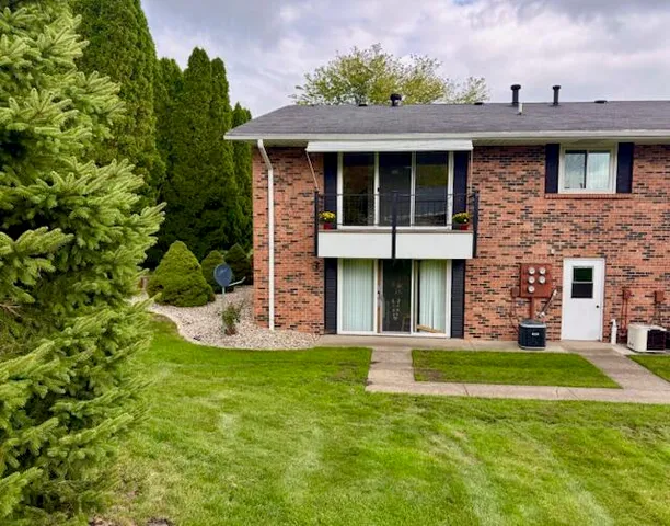 $169,900 | 230 South State Street, Unit 84, Zeeland, MI 49464