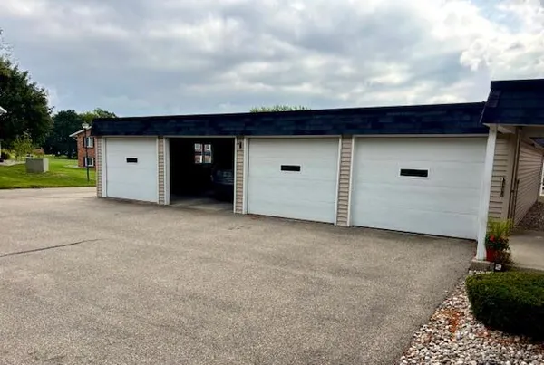 $167,900 | 230 South State Street, Unit 84, Zeeland, MI 49464