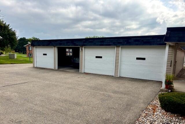 230 South State Street, Unit 84 Zeeland, MI 49464 - Photo 8 of 30 IMG_4095