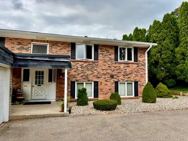 $169,900 | 230 South State Street, Unit 84, Zeeland, MI 49464
