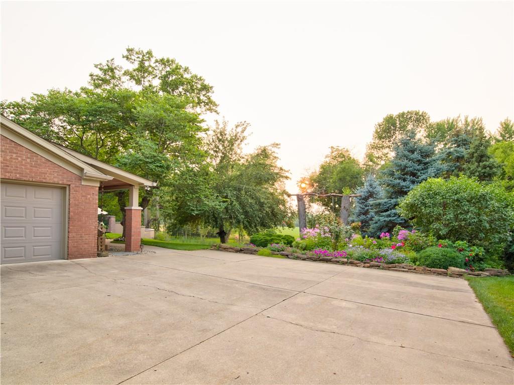 4360 North Riverside Drive Columbus, IN 47203 - Photo 13 of 53
