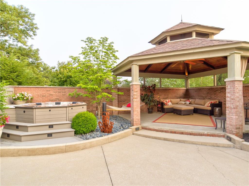 4360 North Riverside Drive Columbus, IN 47203 - Photo 6 of 53