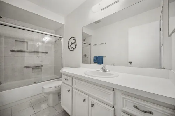 $379,900 | 863 Greenhills Drive, Ann Arbor, MI 48105