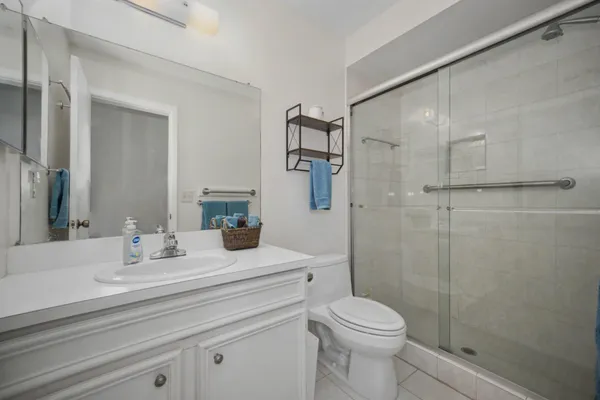 $379,900 | 863 Greenhills Drive, Ann Arbor, MI 48105