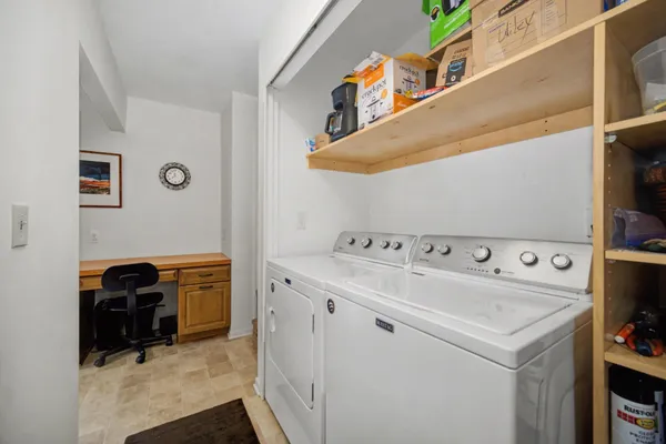 $379,900 | 863 Greenhills Drive, Ann Arbor, MI 48105