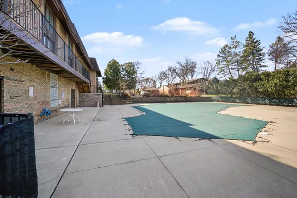 $379,900 | 863 Greenhills Drive, Ann Arbor, MI 48105