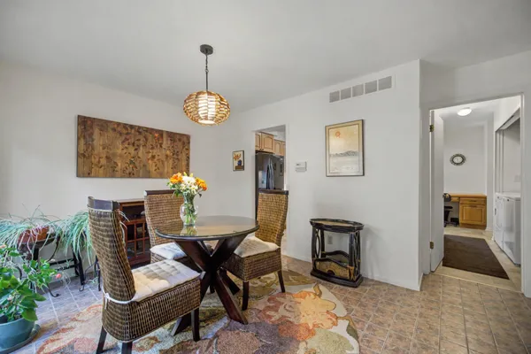 $379,900 | 863 Greenhills Drive, Ann Arbor, MI 48105