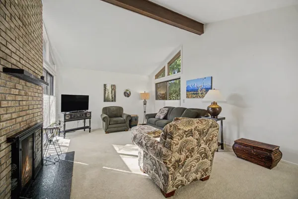 $379,900 | 863 Greenhills Drive, Ann Arbor, MI 48105