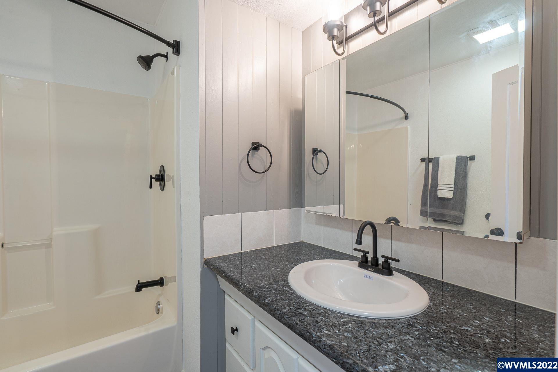 70 Walker Road Lebanon, OR 97355 - Photo 22 of 33 Gallery Image 22