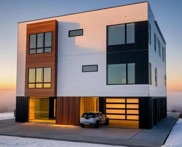 $1,699,000 | 3668 Naomi Street, Seaford, NY 11783