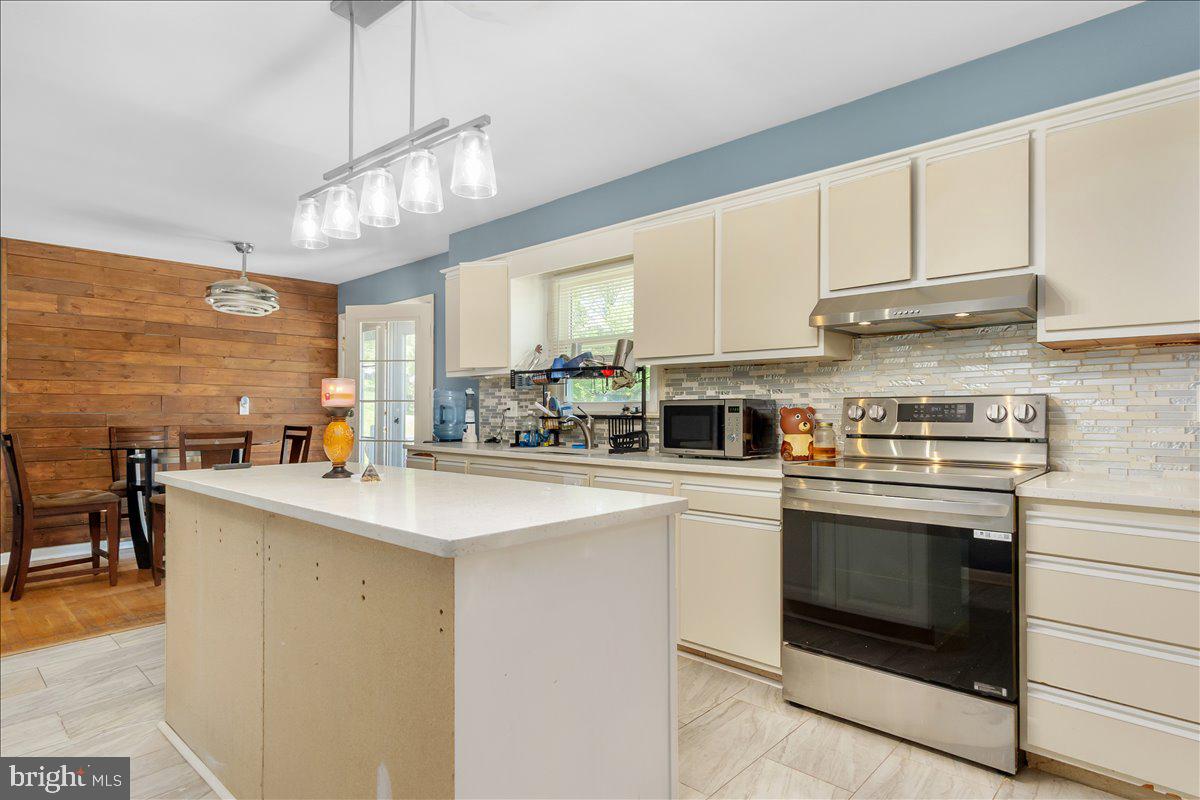 14731 Harrisville Road Mount Airy, MD 21771 - Photo 6 of 32 Quartz Countertops